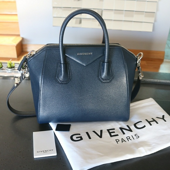 givenchy antigona matte black